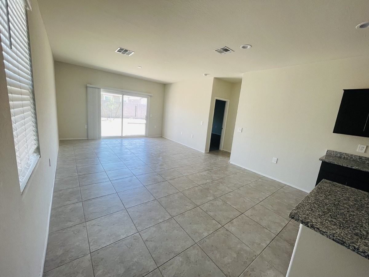 35433 W San Alvarez Ave - Photo 6 of 15