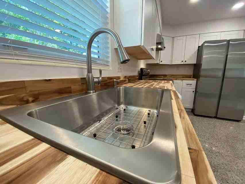 400 Argyle Ct - Photo 7 of 50