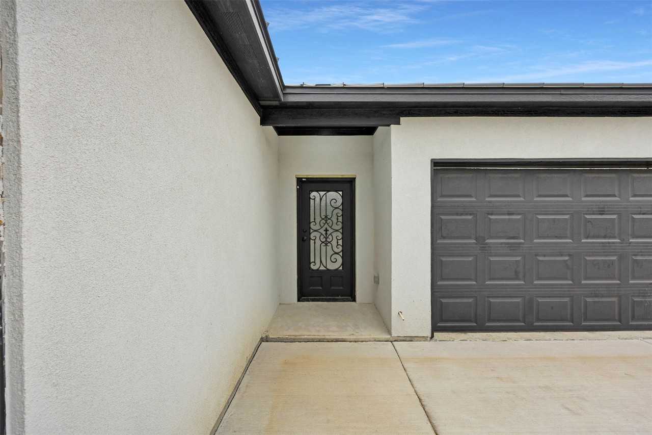 409 N Dallas St - Photo 4 of 26