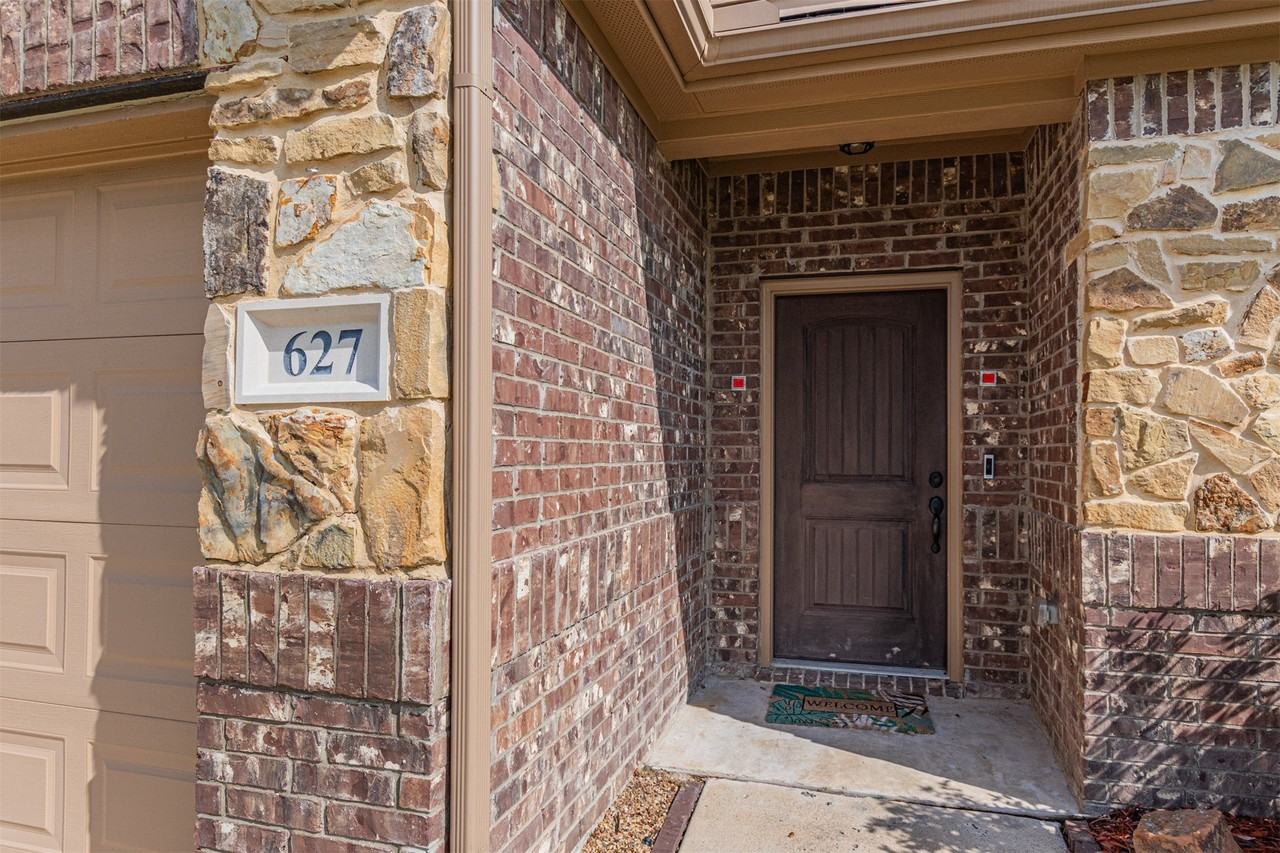627 Redwood Dr - Photo 3 of 26