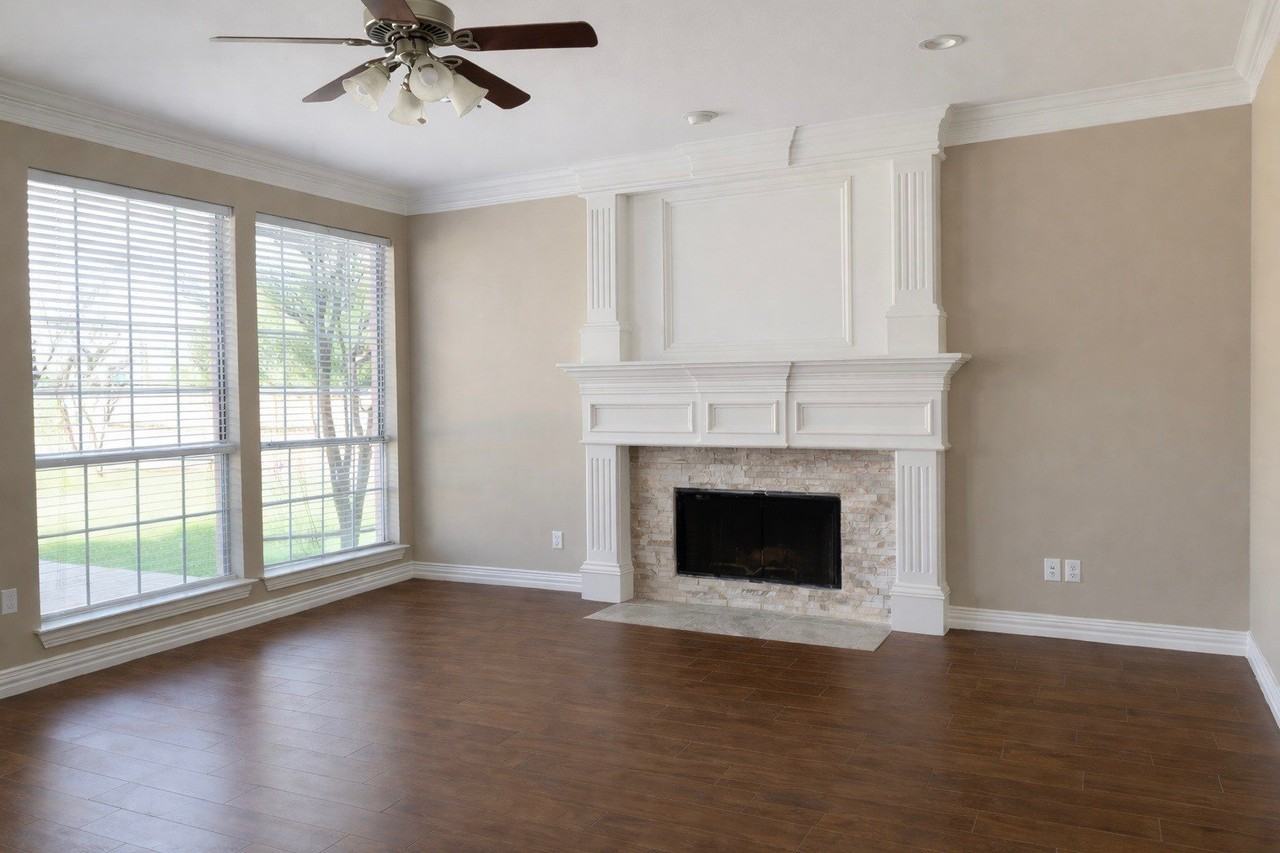 1308 Normandy Dr - Photo 2 of 10
