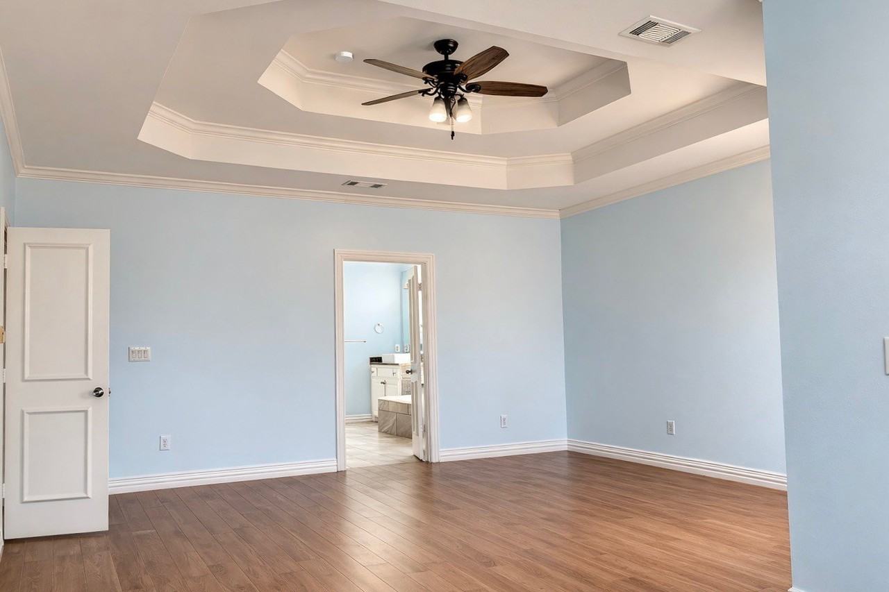 1308 Normandy Dr - Photo 6 of 10
