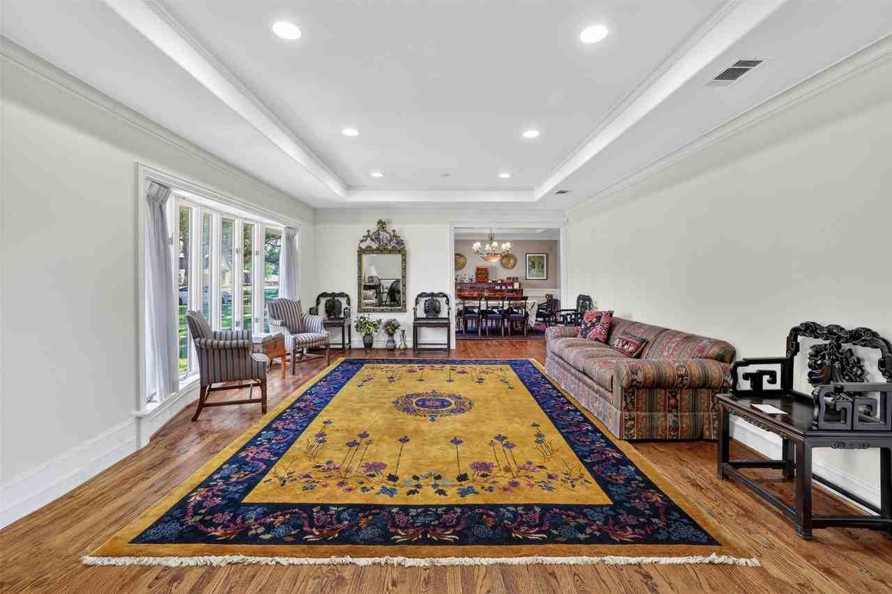 7141 Twin Tree Ln - Photo 5 of 24