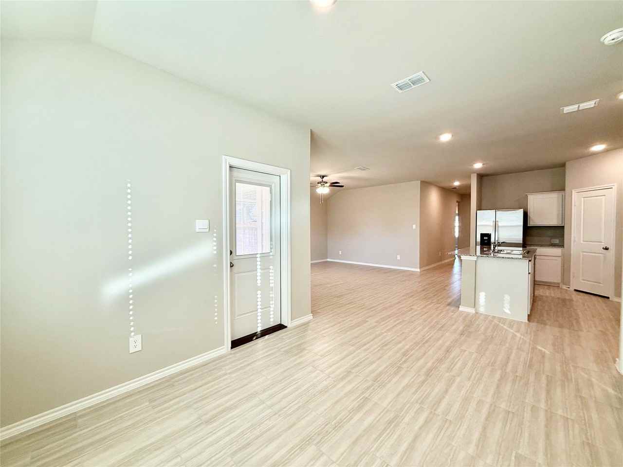 8437 Hollymead Ln - Photo 4 of 28