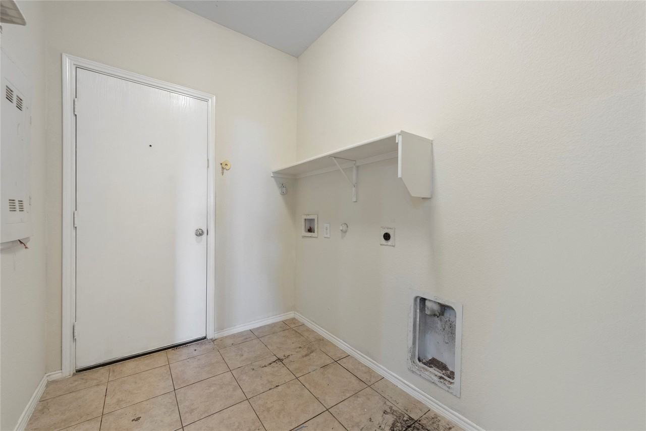 2239 Heaton - Photo 5 of 25