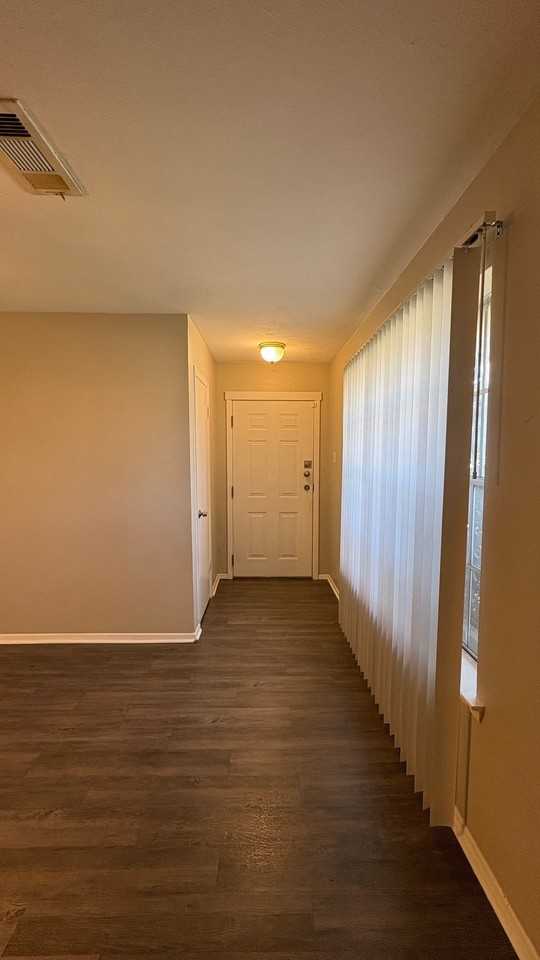 2410 Woodoak Ct - Photo 5 of 17