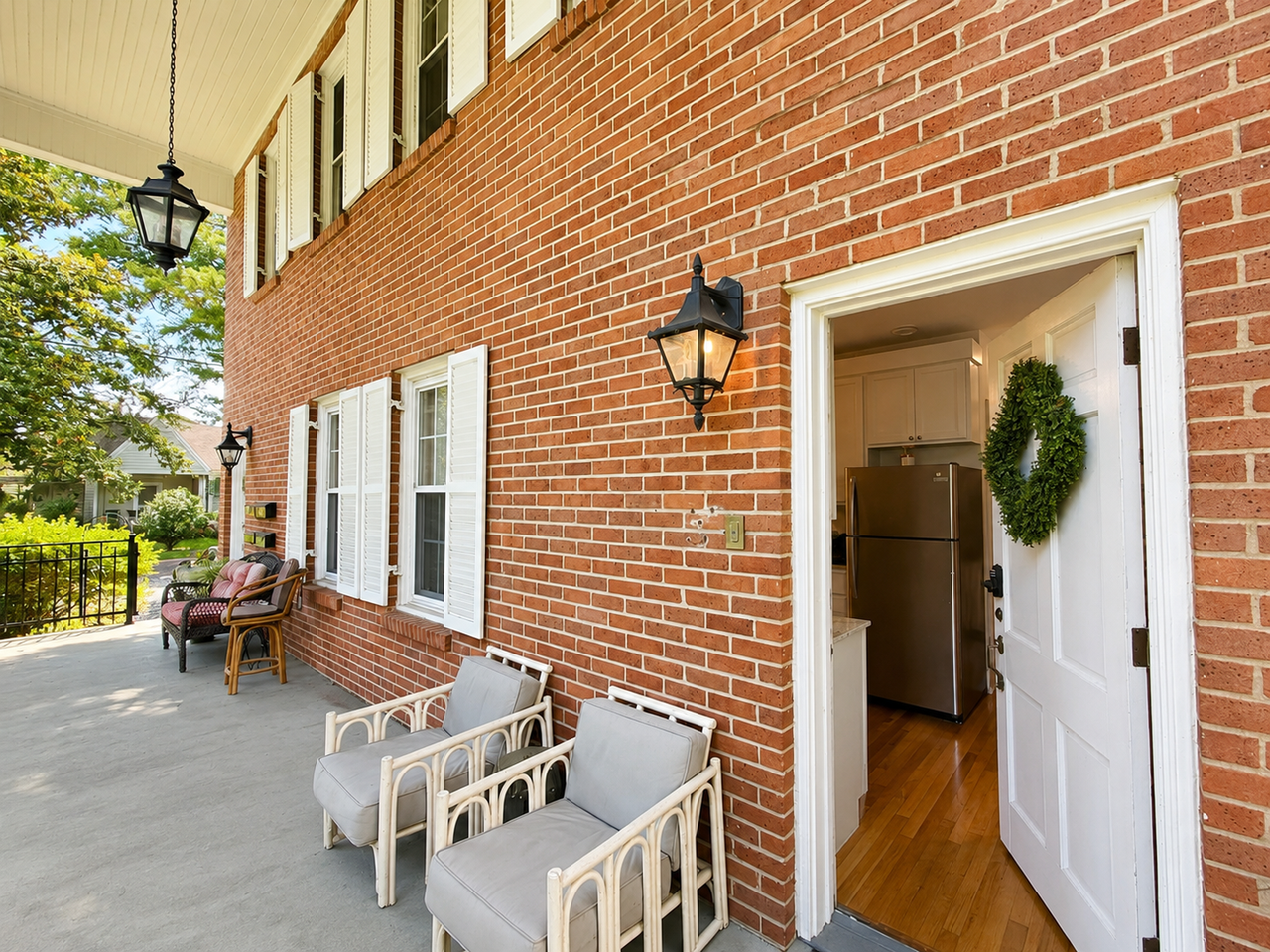 1601 Letitia St - Photo 2 of 11