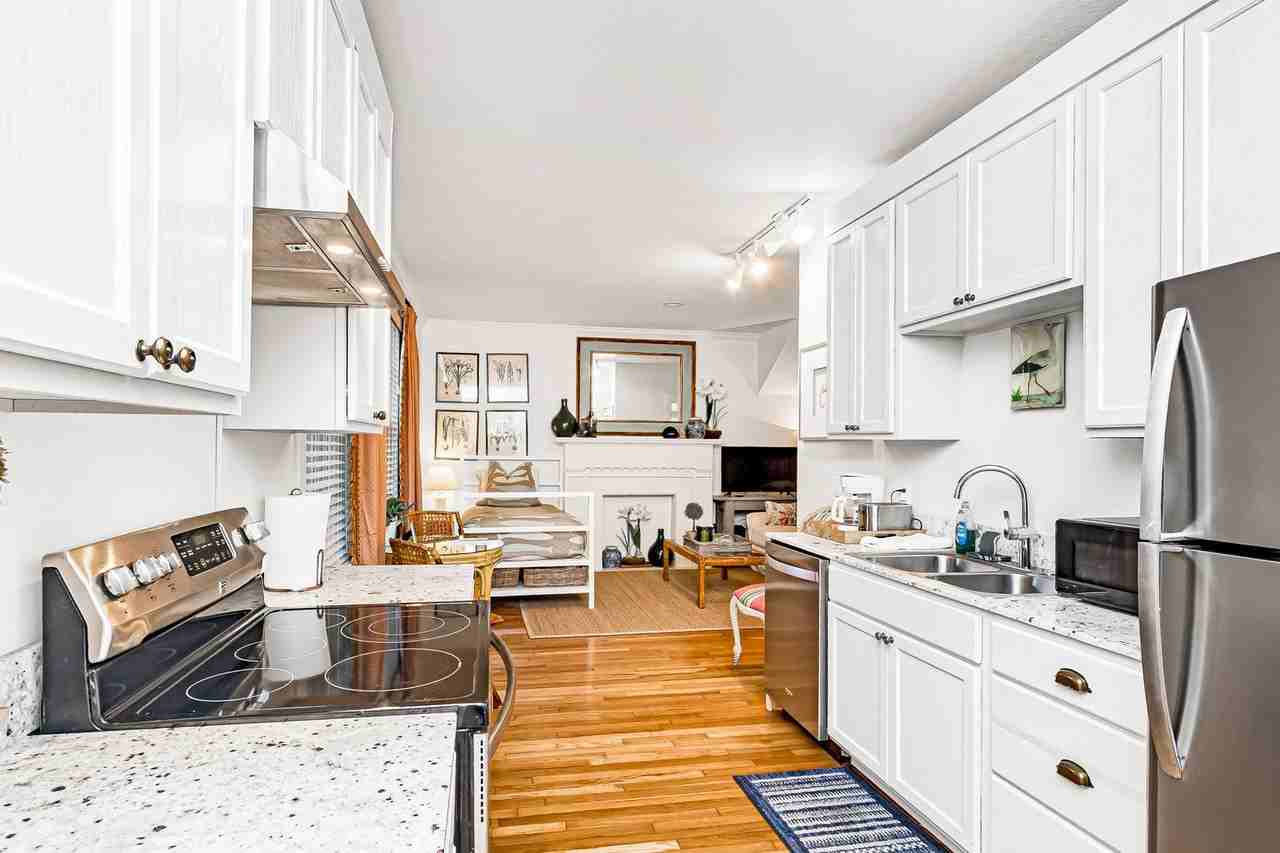 1601 Letitia St - Photo 3 of 11