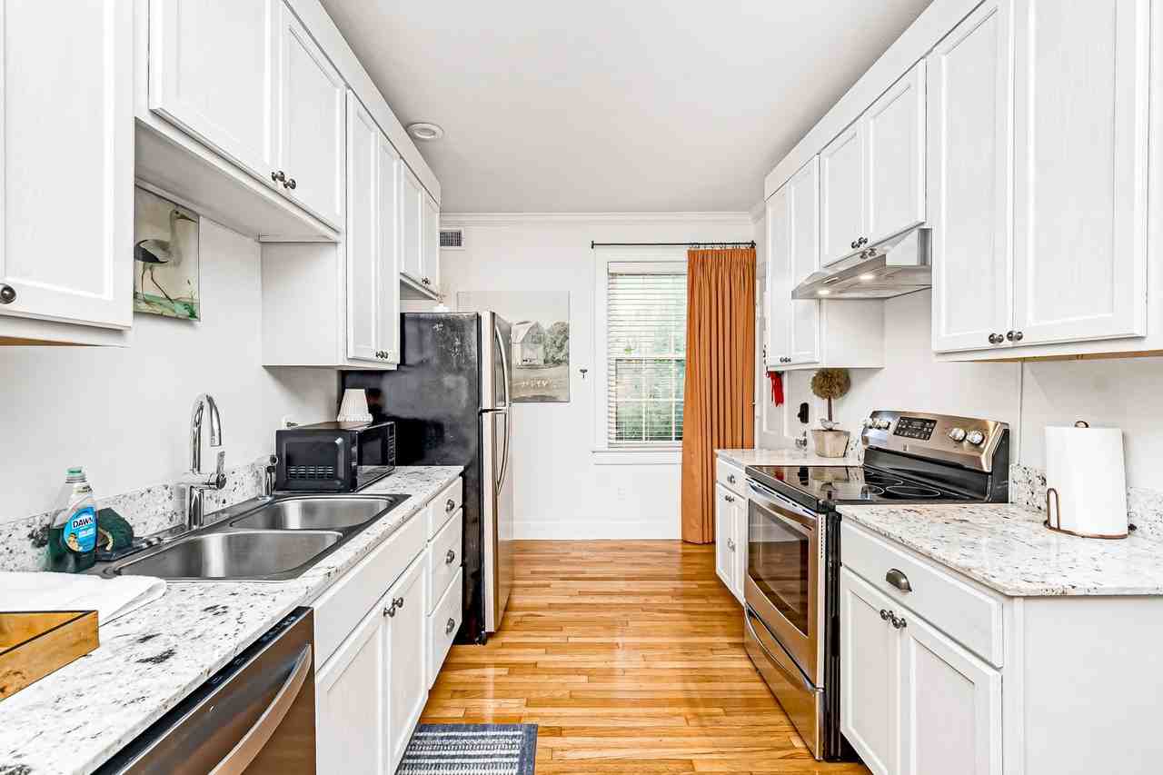 1601 Letitia St - Photo 4 of 11