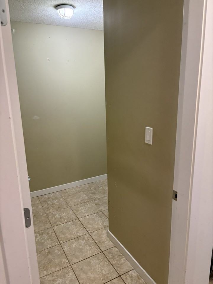 2636 E Hastings St - Photo 3 of 13