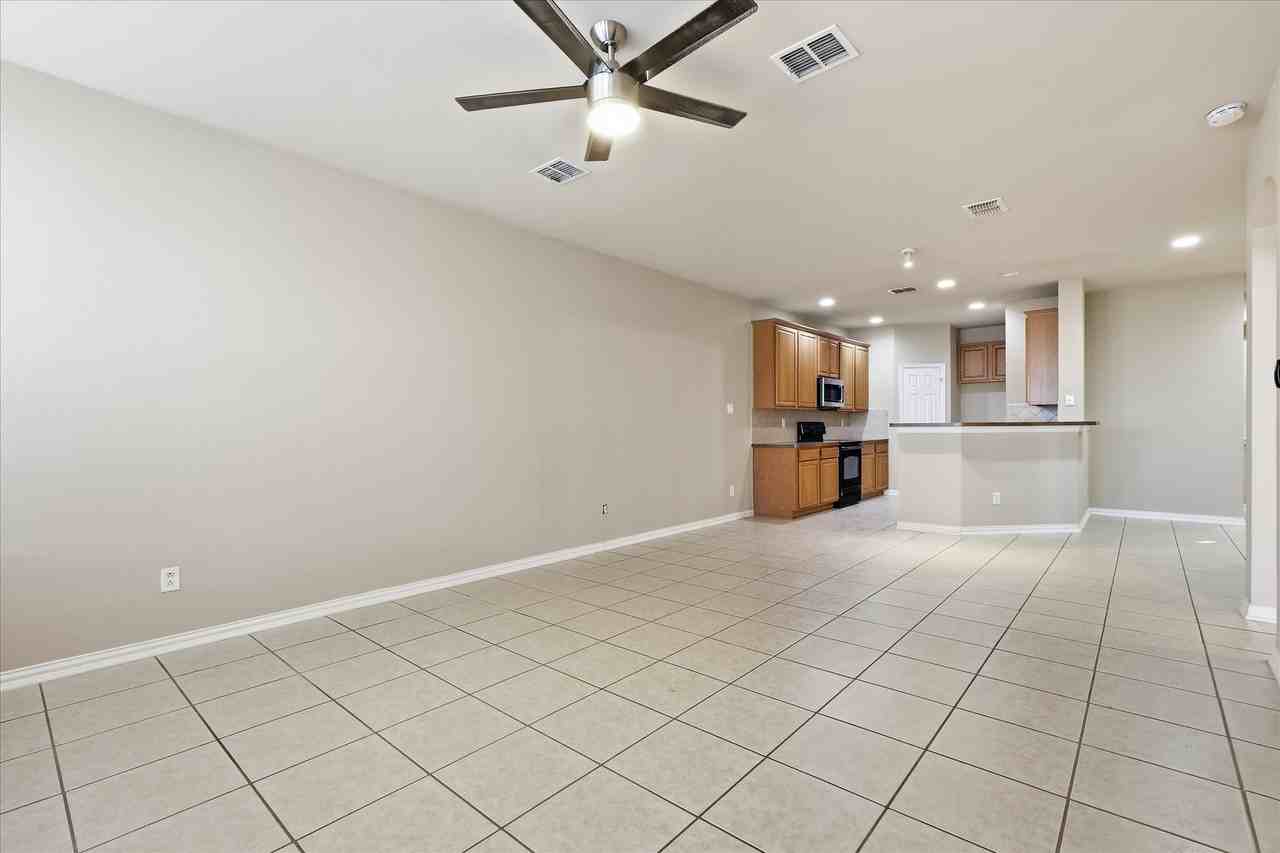 1725 Brookview Dr - Photo 3 of 21
