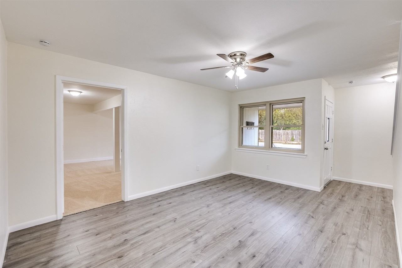 4301 Oleander Trl - Photo 2 of 9