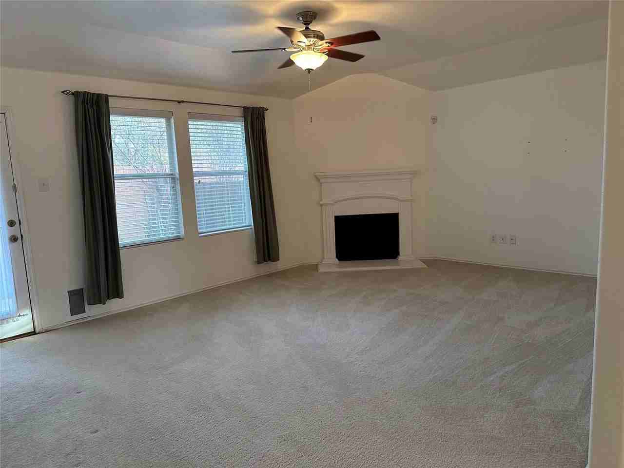 4709 Redbud Dr - Photo 2 of 31