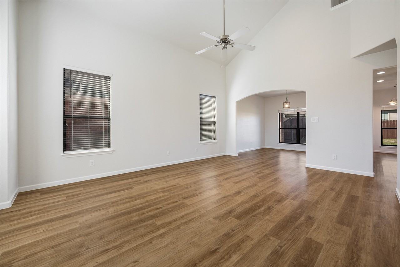 826 Hazels Way - Photo 4 of 25