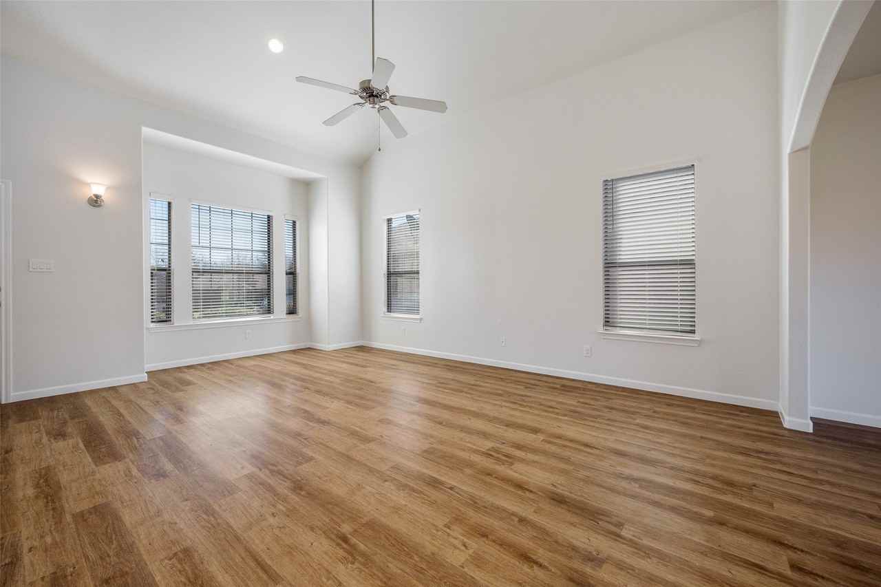 826 Hazels Way - Photo 6 of 25