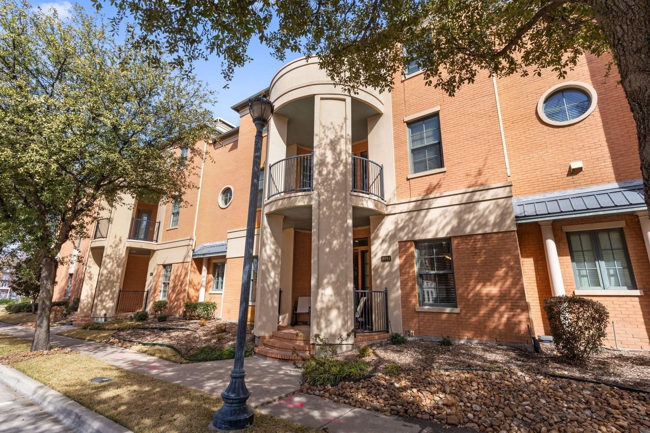 8444 Library St - Photo 3 of 36