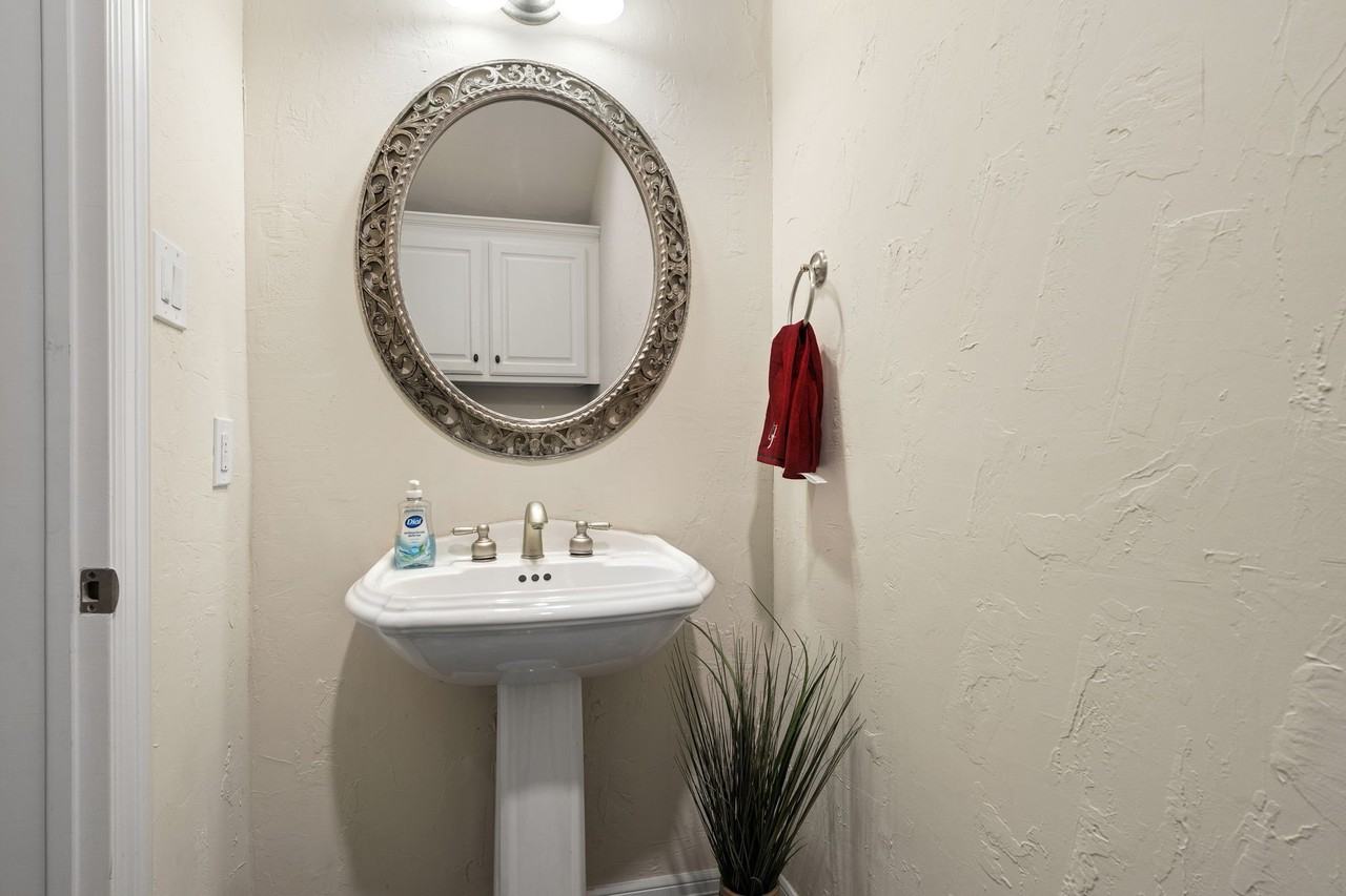 8444 Library St - Photo 7 of 36