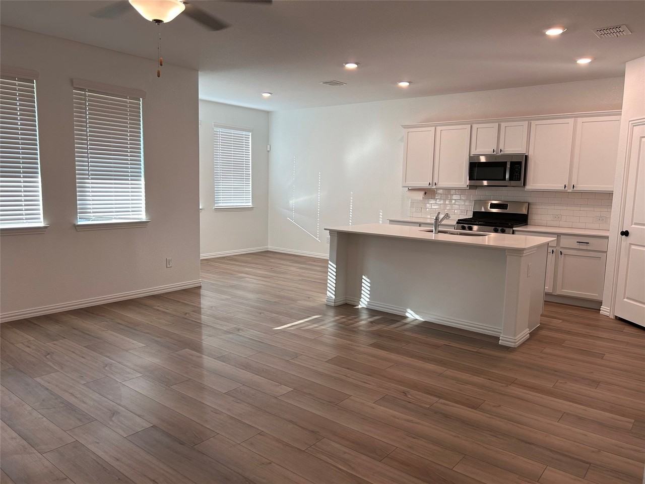 3204 Goose Ln - Photo 3 of 18