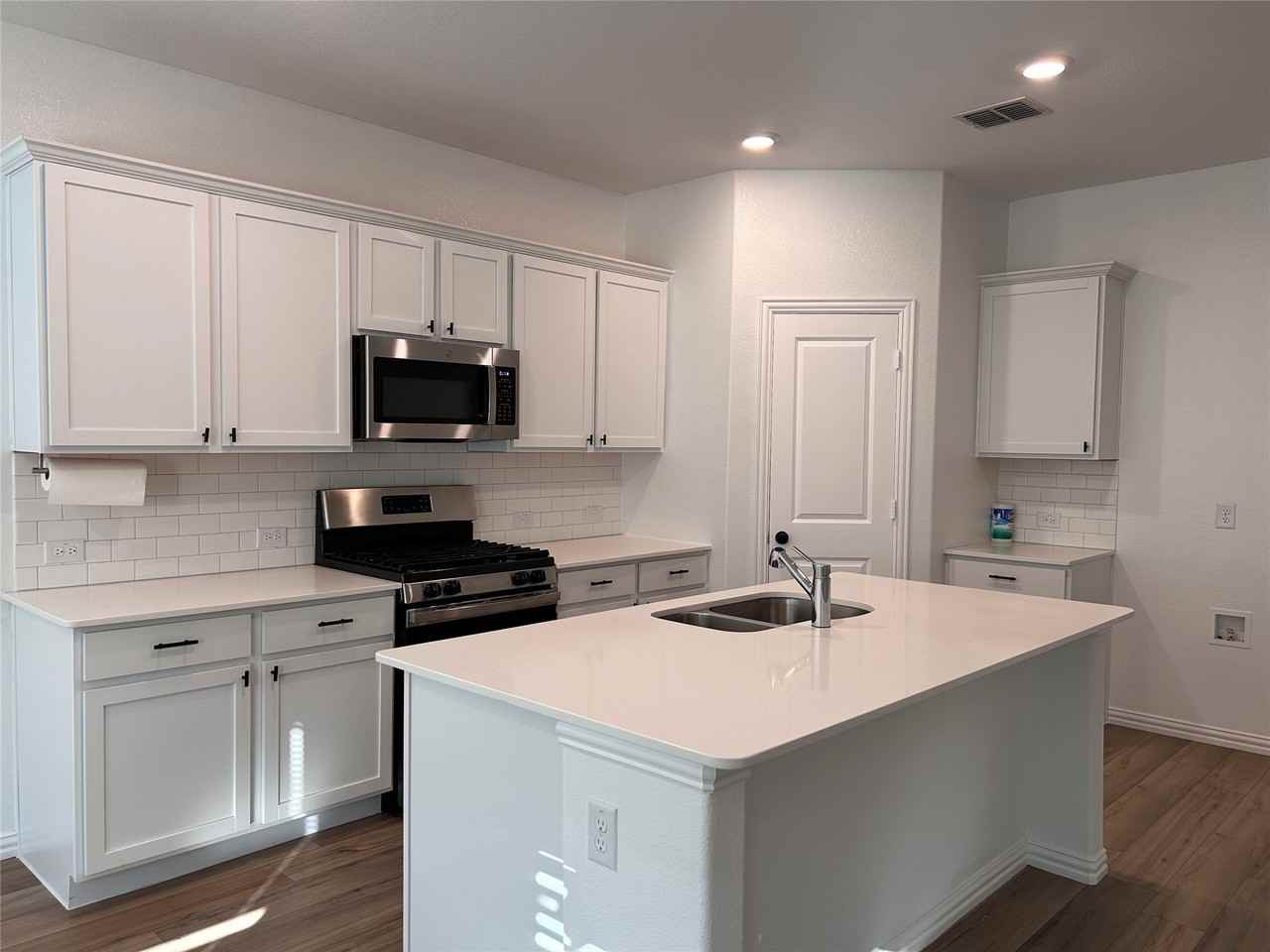 3204 Goose Ln - Photo 4 of 18