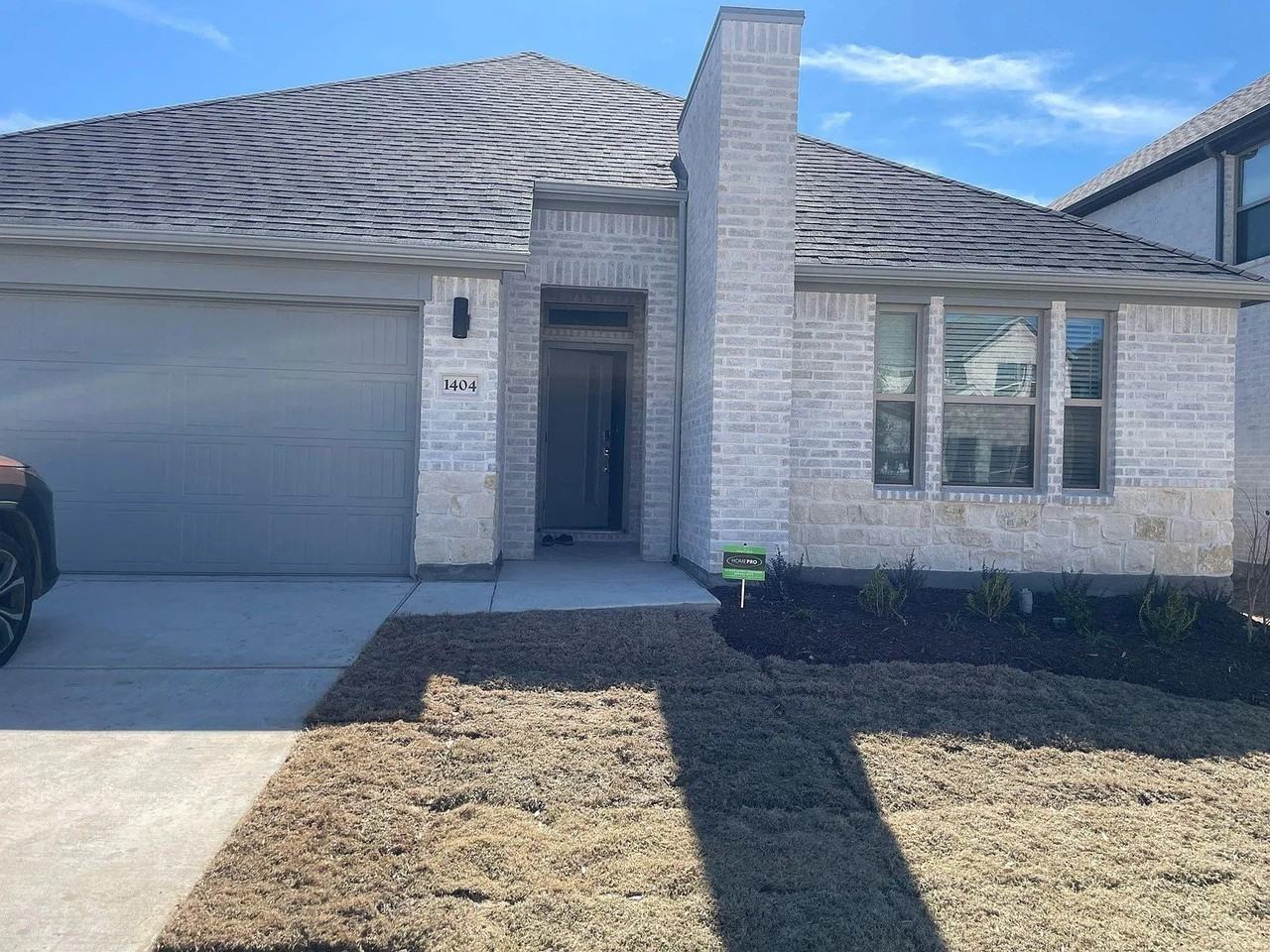 1404 Mahogany Dr - Photo 2 of 18