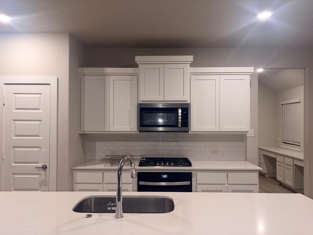 1404 Mahogany Dr - Photo 5 of 18