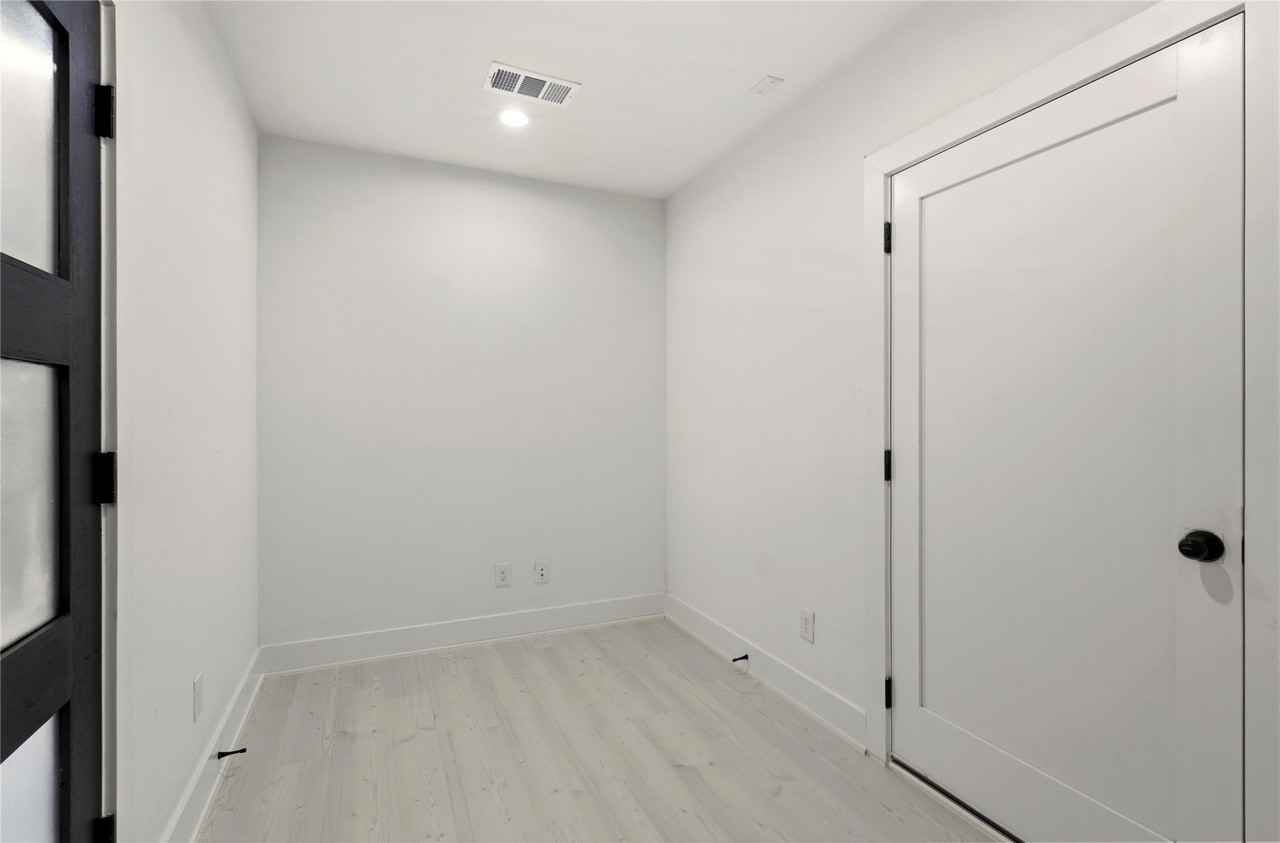 7207 Mohawk Dr #B3 - Photo 4 of 19