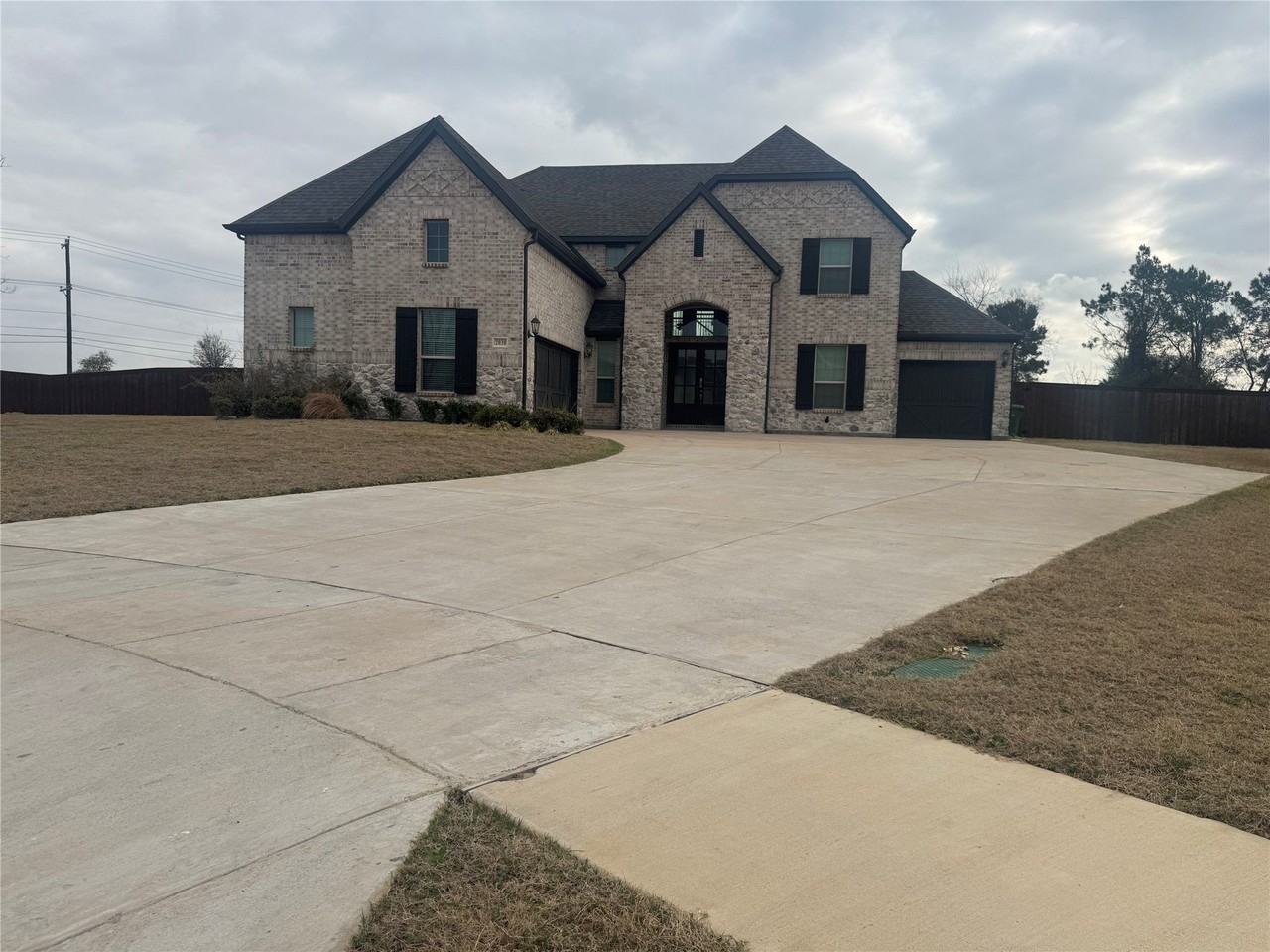 2030 Cattle Dr - Photo 3 of 36