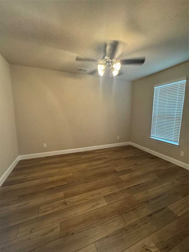 2030 Cattle Dr - Photo 7 of 36
