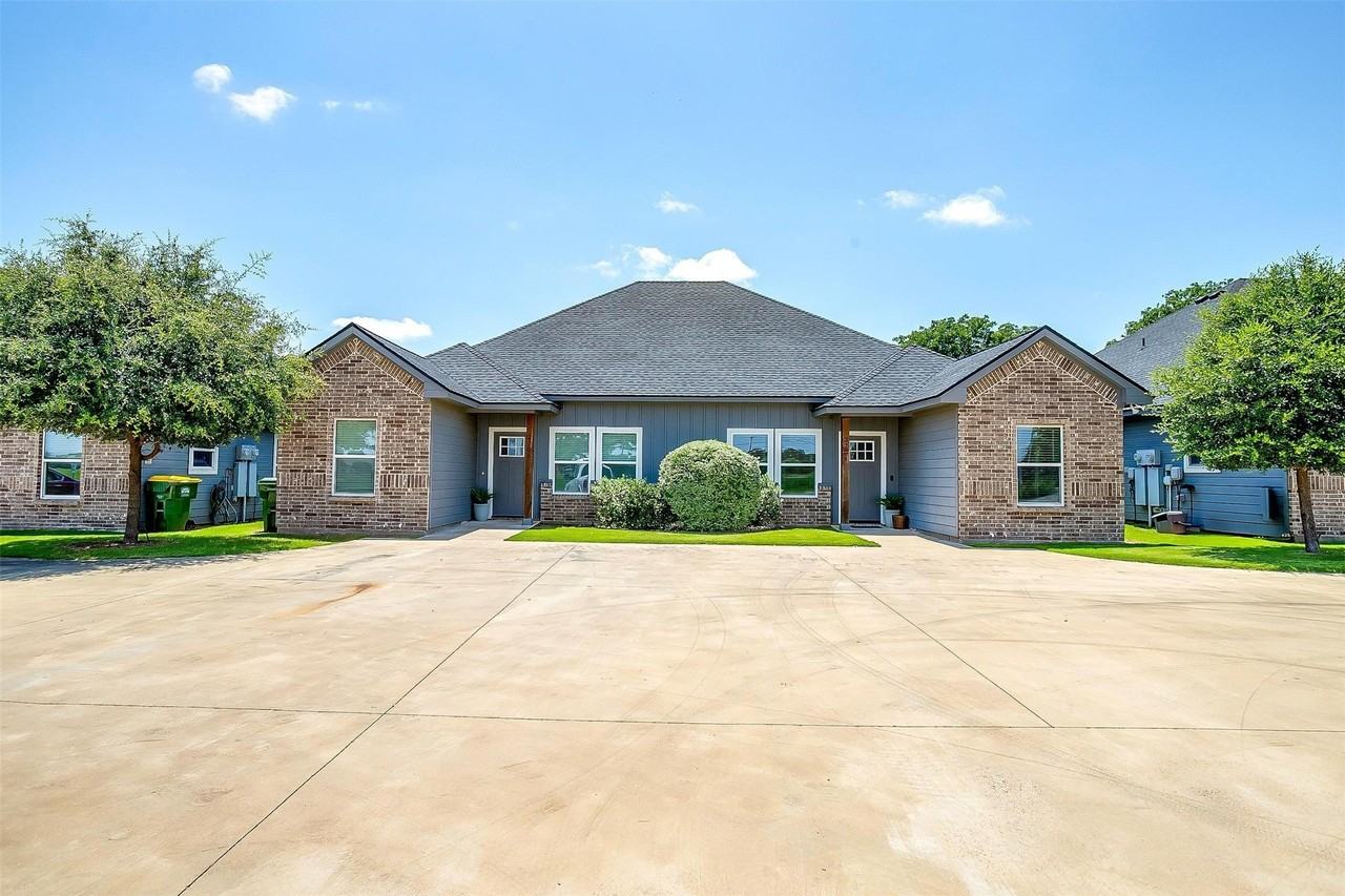 2708 James Rd - Photo 5 of 34
