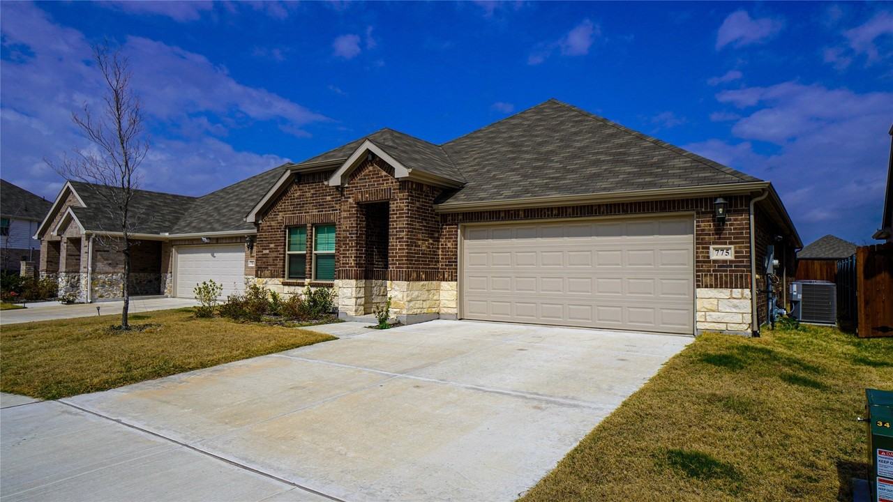775 Moonlight Pl - Photo 3 of 29