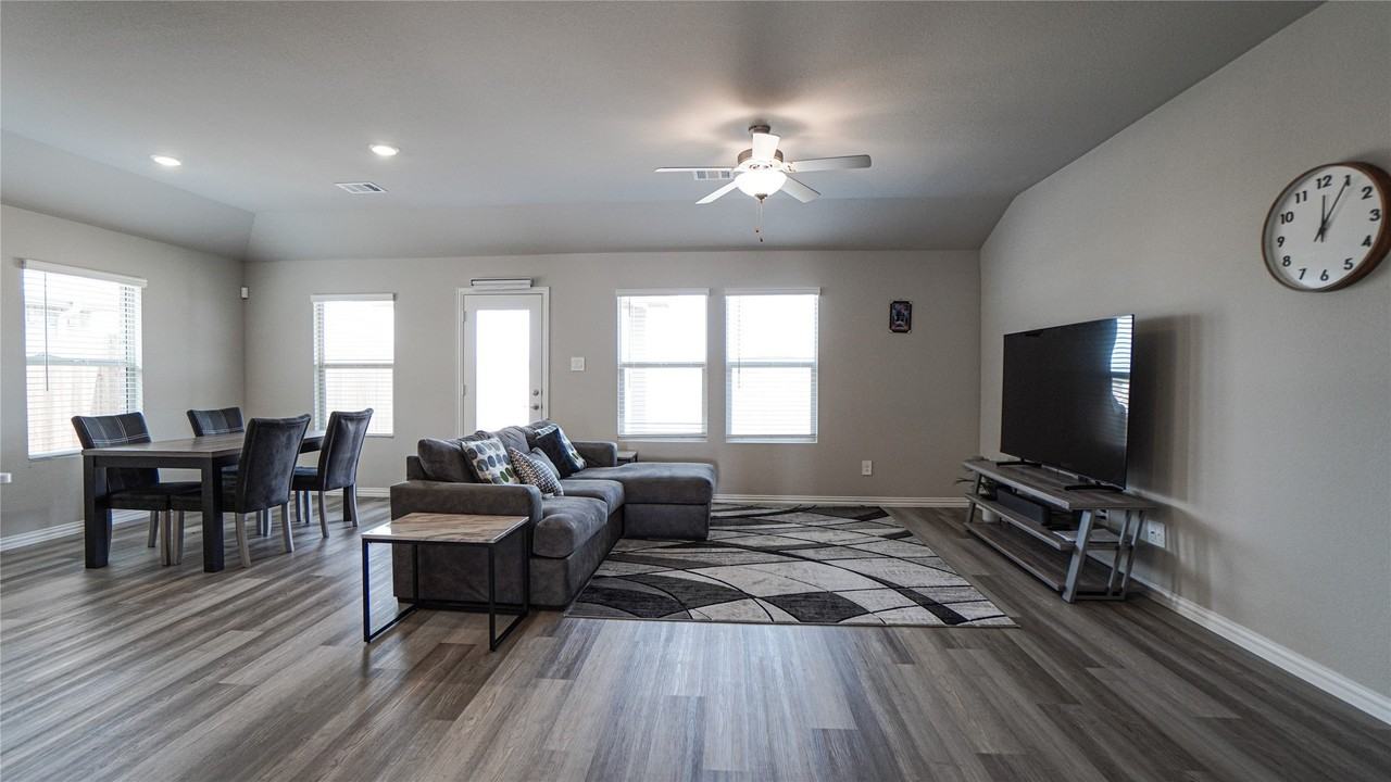 775 Moonlight Pl - Photo 5 of 29