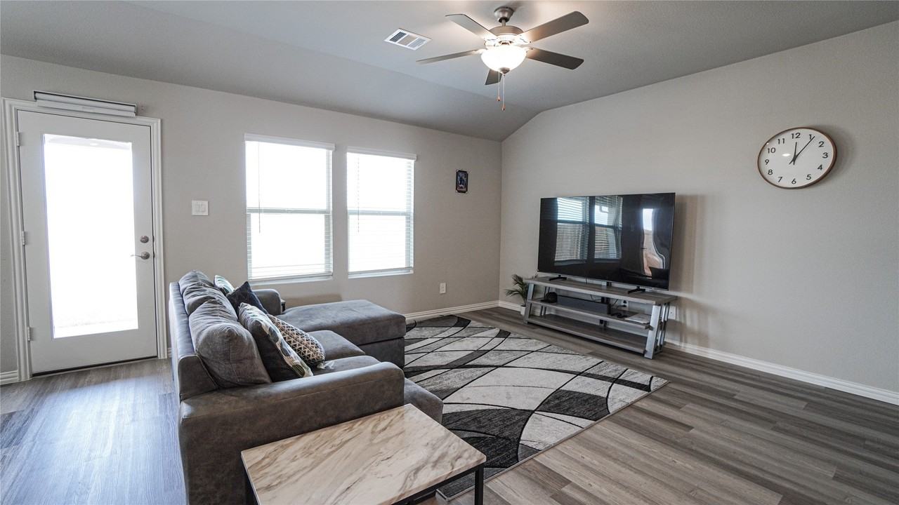775 Moonlight Pl - Photo 7 of 29