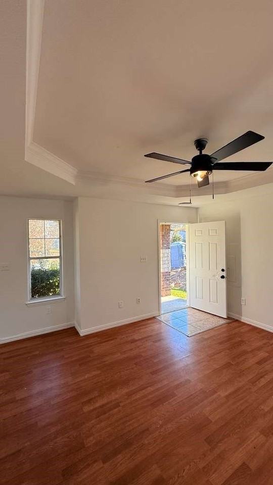 1511 Doyle Ave - Photo 2 of 11
