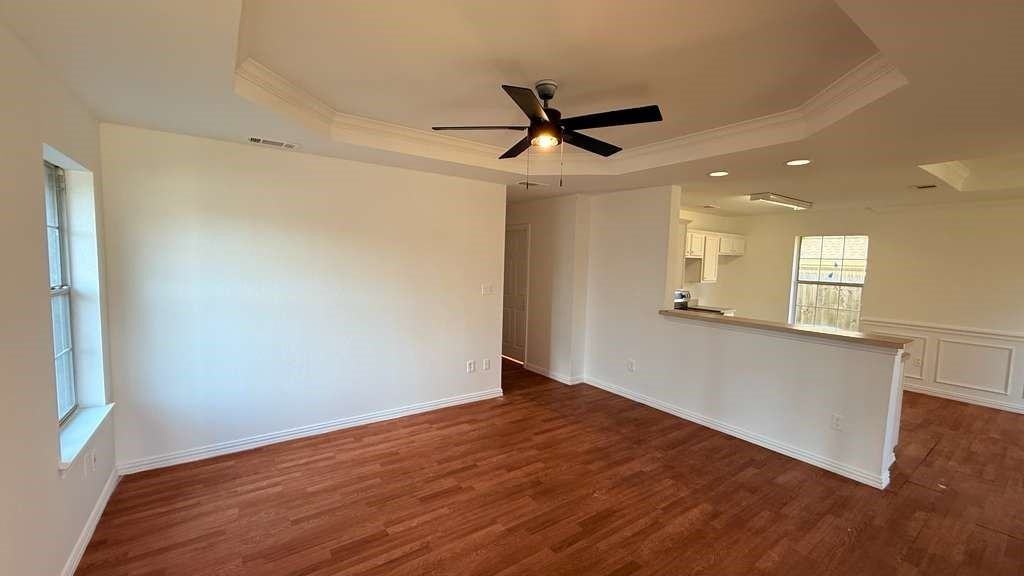 1511 Doyle Ave - Photo 3 of 11