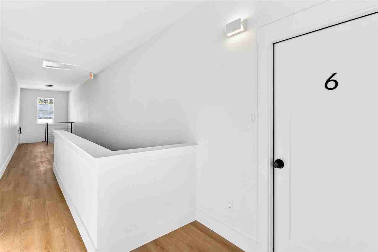 439 W 9th St #3 - Photo 7 of 31