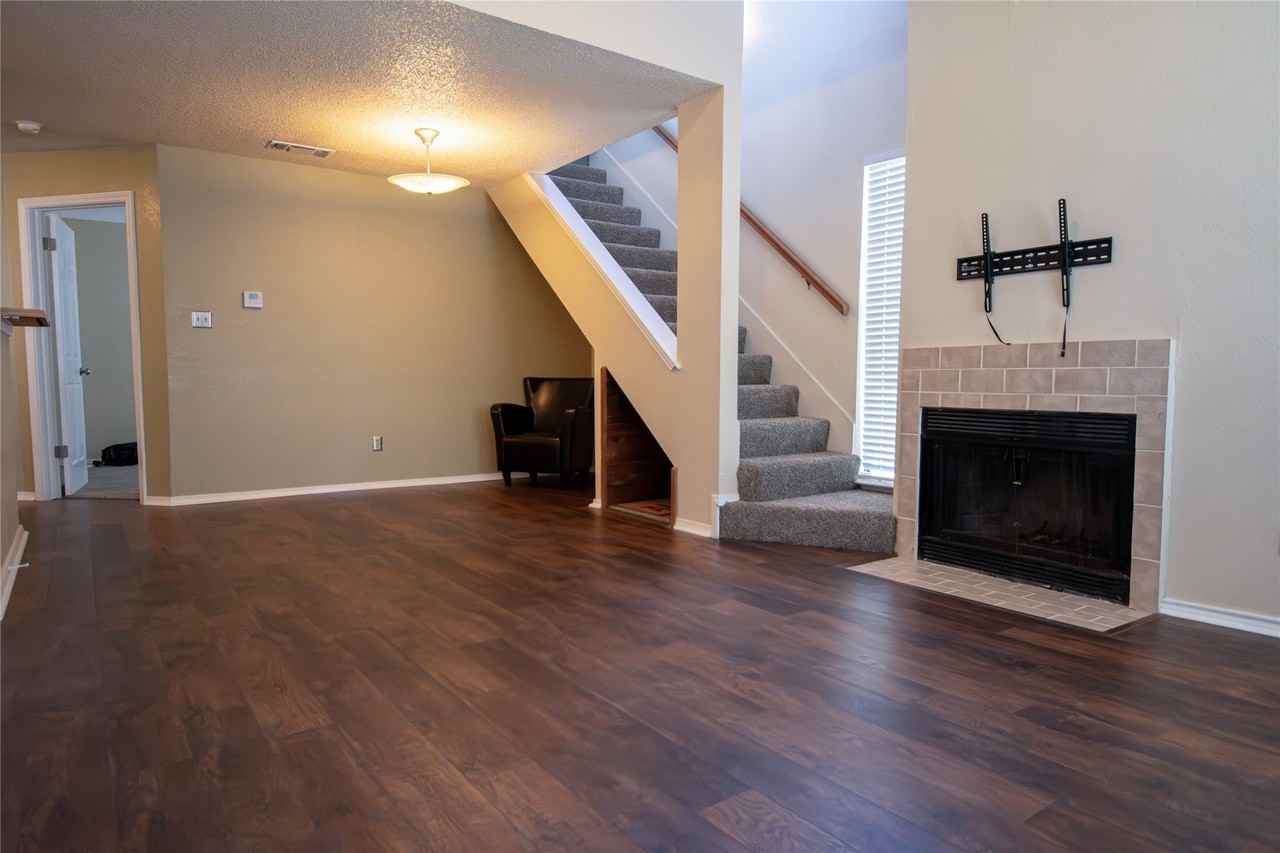 3121 Sondra Dr #E203 - Photo 3 of 16
