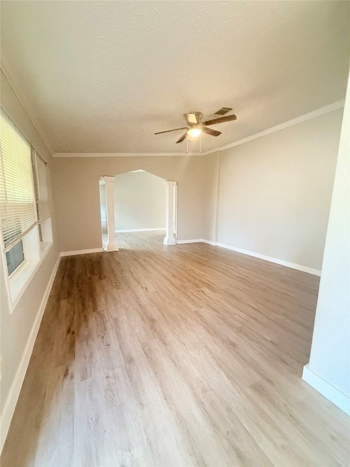 2595 Bryant St - Photo 3 of 14