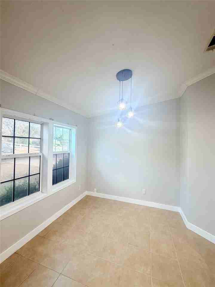 2595 Bryant St - Photo 7 of 14