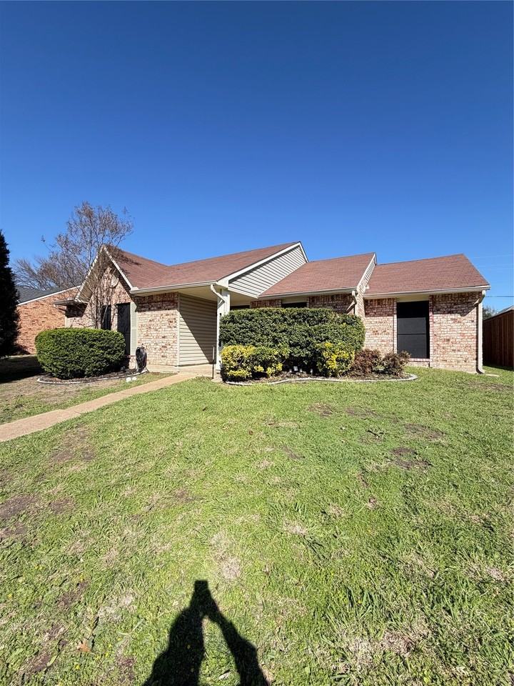 420 Timberbend Trl - Photo 2 of 18