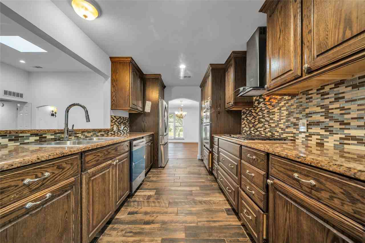 2516 Pinebluff Dr