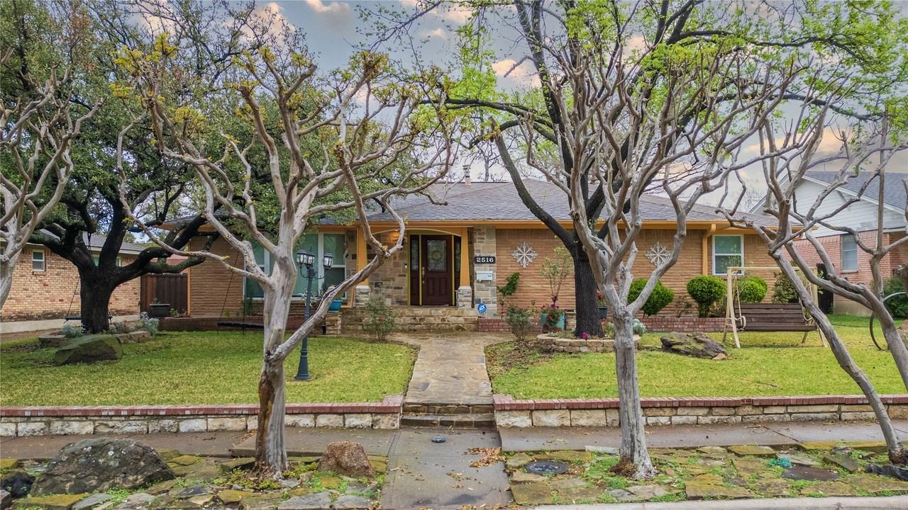 2516 Pinebluff Dr - Photo 2 of 22