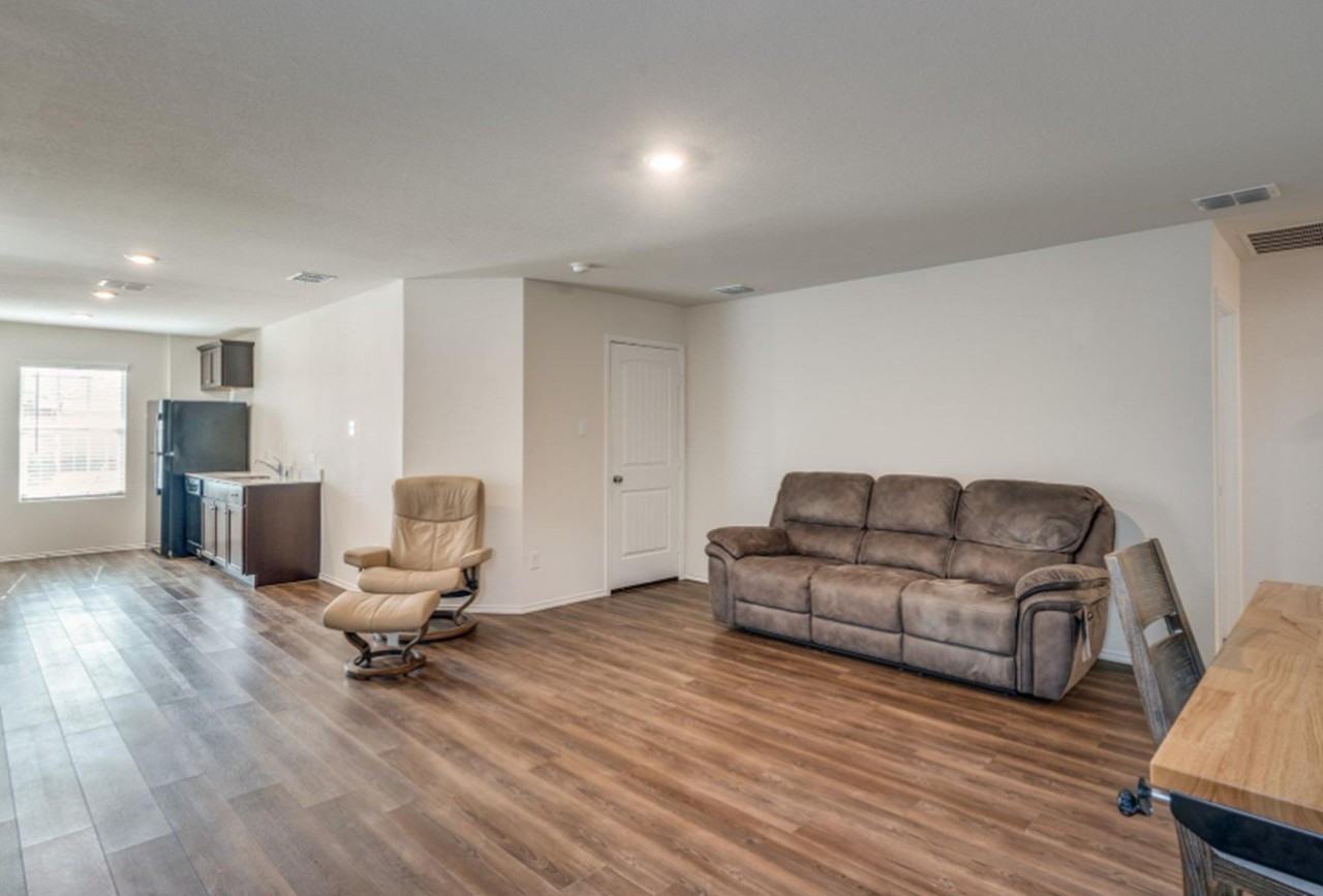 718 Trestle Dr - Photo 5 of 18
