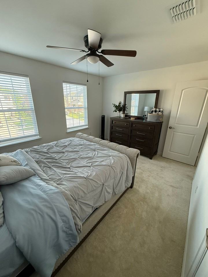 4617 Golden Gate Way - Photo 7 of 9