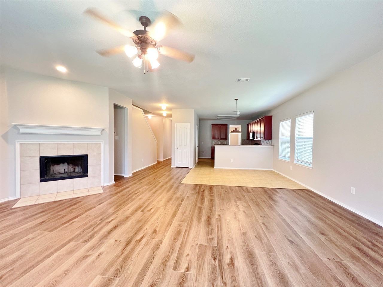 3104 Kennedy Dr - Photo 3 of 12