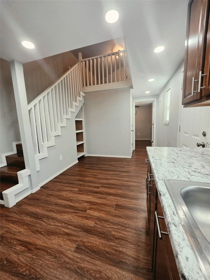 7202 Base St #A - Photo 7 of 19