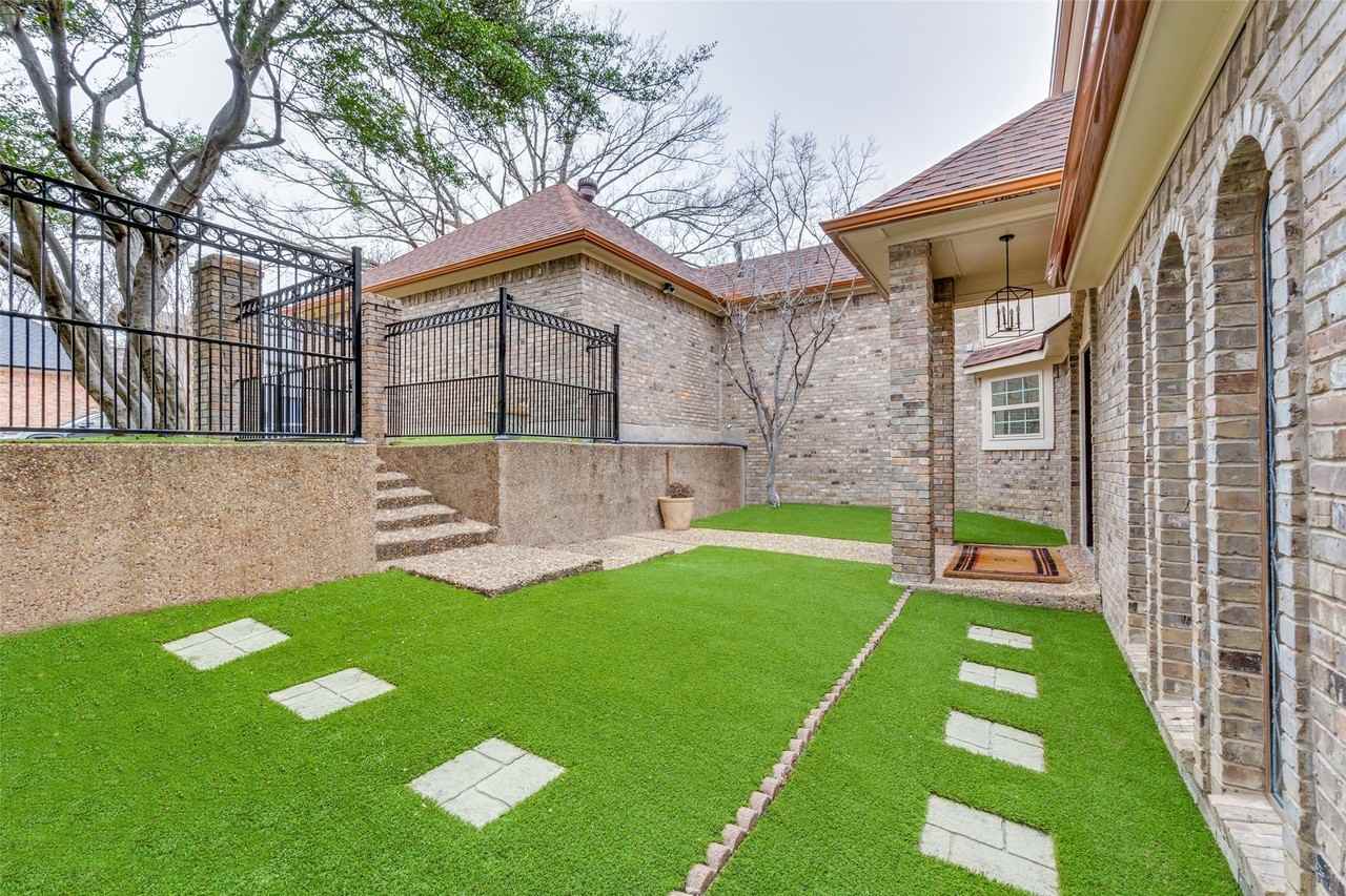 9130 Valley Chapel Ln - Photo 4 of 39