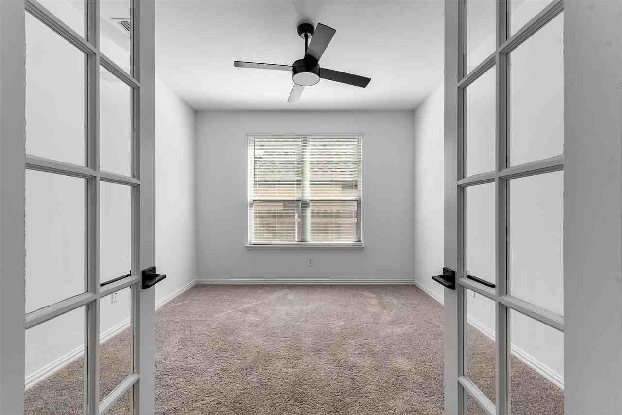 1227 Stockton Trl - Photo 6 of 27