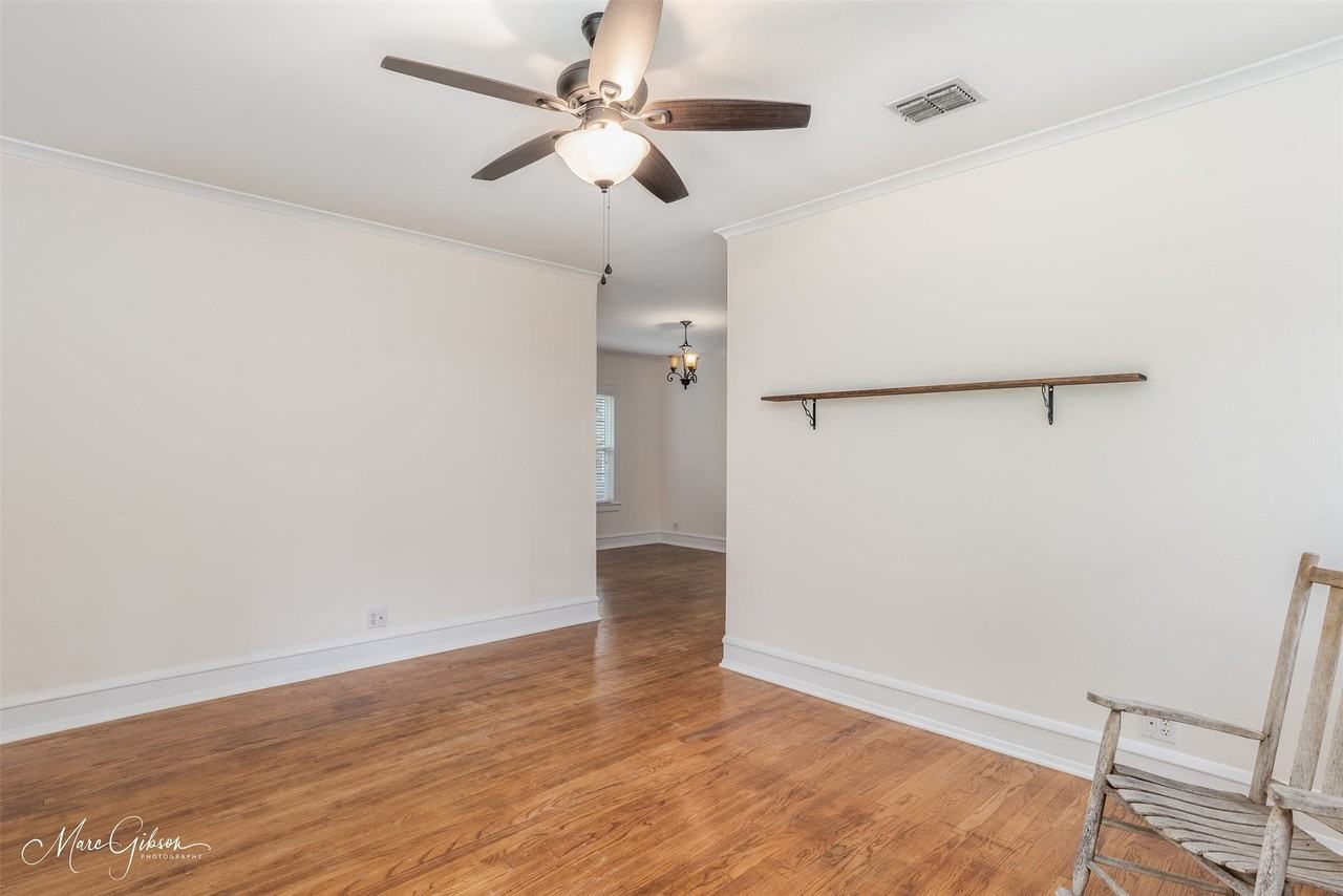 3827 Baltimore Ave - Photo 5 of 20
