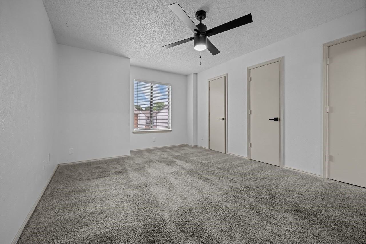 151 E Little Creek Rd - Photo 4 of 7