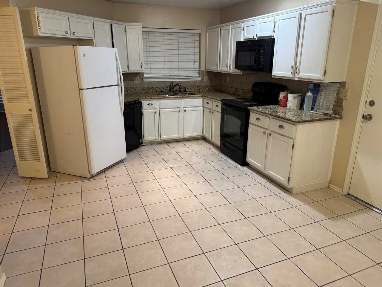 6805 Dalmation Cir - Photo 4 of 14
